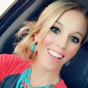 Meet your Posher, Leah kay